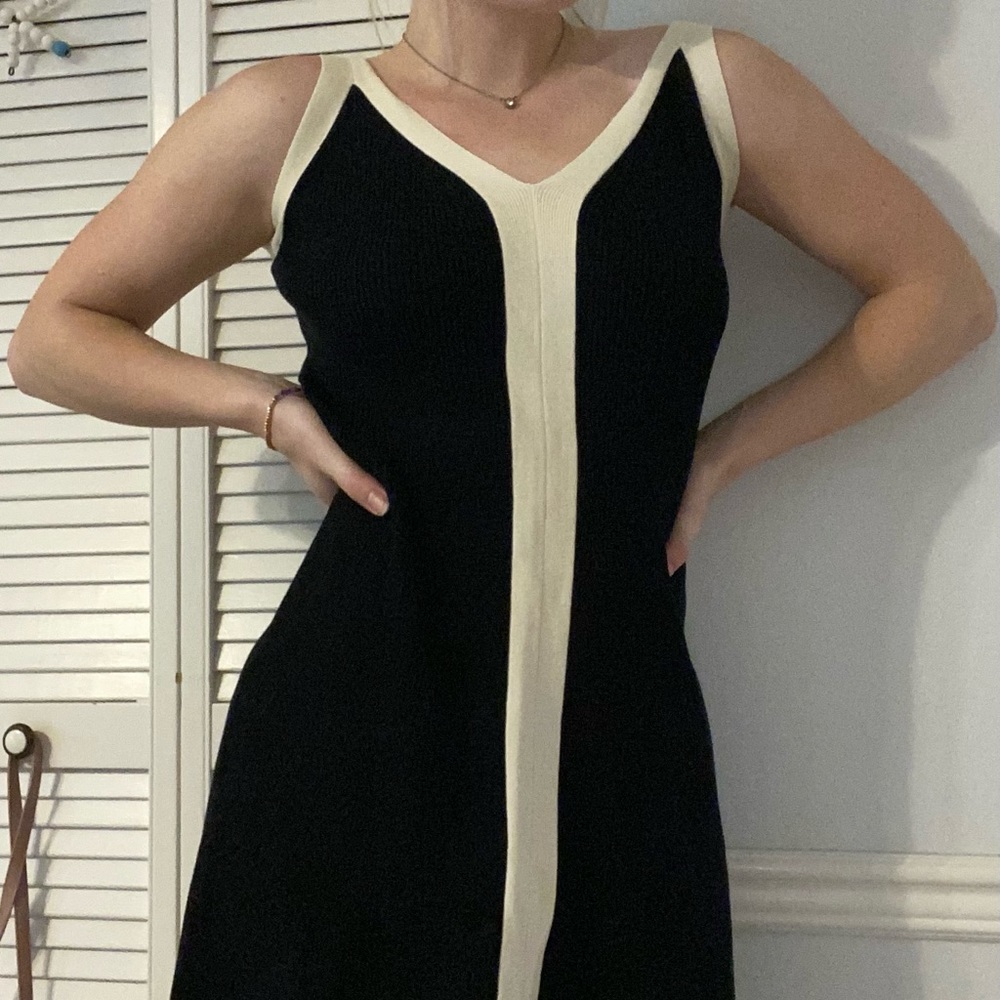 LOVELY black and white/cream dress that can honestly be worn both ways!